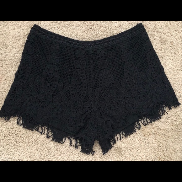 Cute fringe shorts! - Picture 1 of 1
